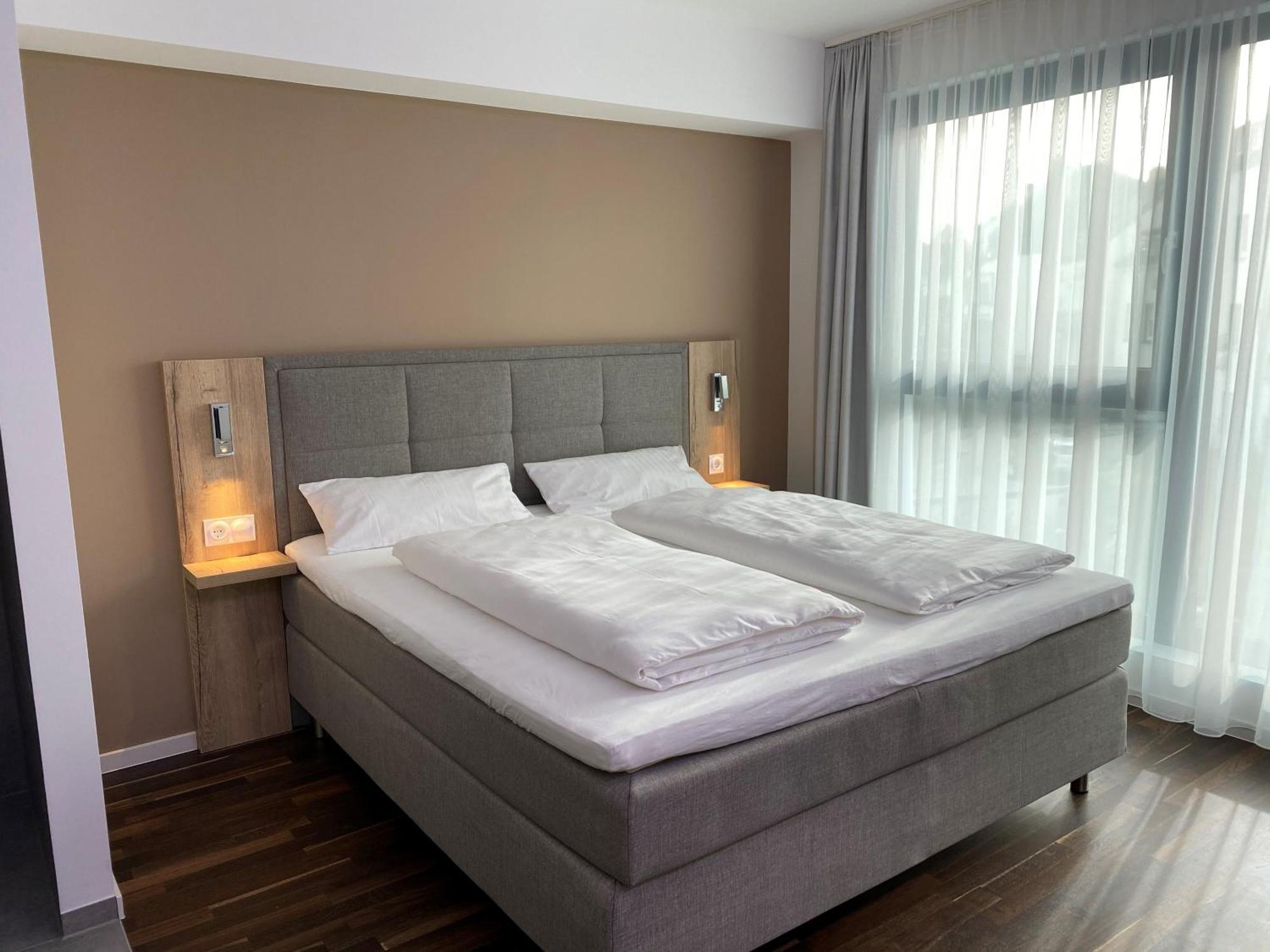 Hotel B4 Limburg an der Lahn Quarto foto